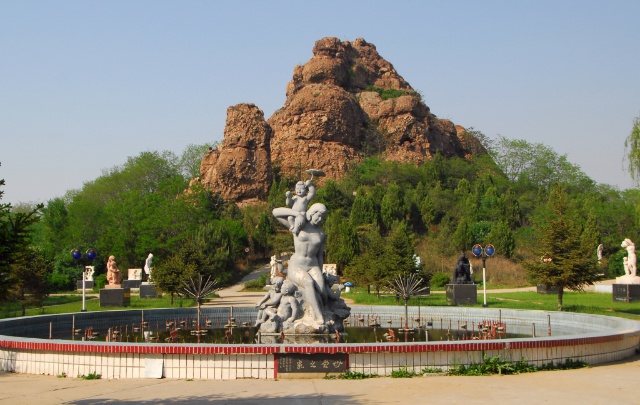 中华母亲园——熊岳望儿山