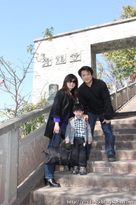 2004年7月25日,孟庭苇与高中同学张志鹏结婚.